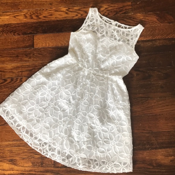 BB Dakota Dresses & Skirts - BB Dakota white daisy dress size 2 EUC